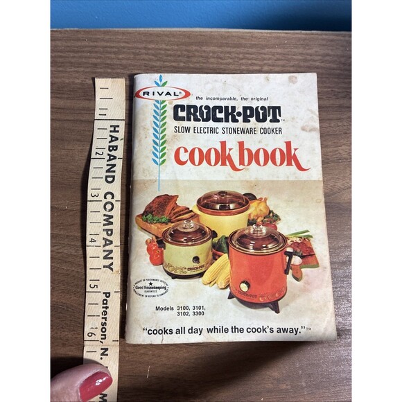 Vintage Rival Crock Pot Electric Stoneware Cooker Recipes Cookbook Cook Book - Picture 2 of 13